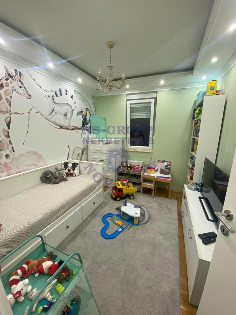 Slika 11 - Četvorosoban, 73m2, Bulevar patrijarha Pavla (Somborski bulevar) Novi Sad, sa terasom, ima lift