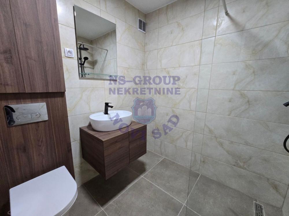 Slika 6 - Dvoiposoban, Liman 4 Novi Sad, sa terasom, ima lift