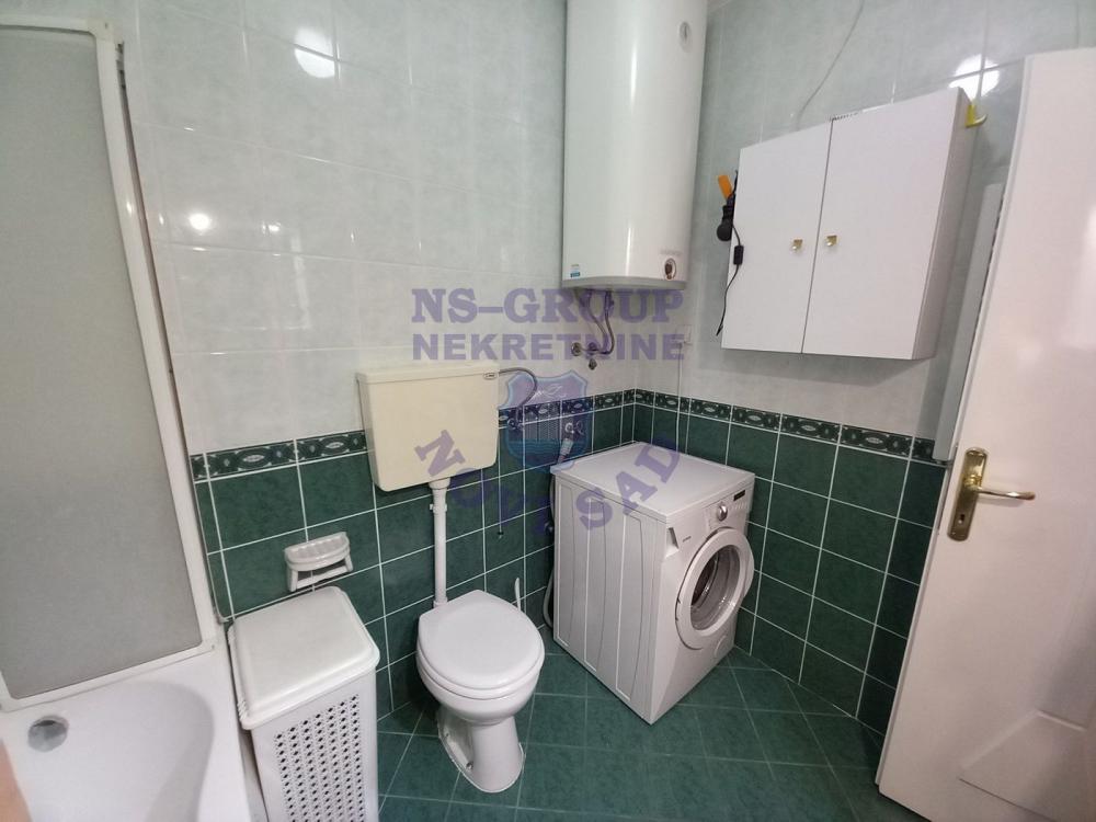 Slika 10 - Troiposoban, 102m2, Grbavica Novi Sad, sa terasom, ima lift