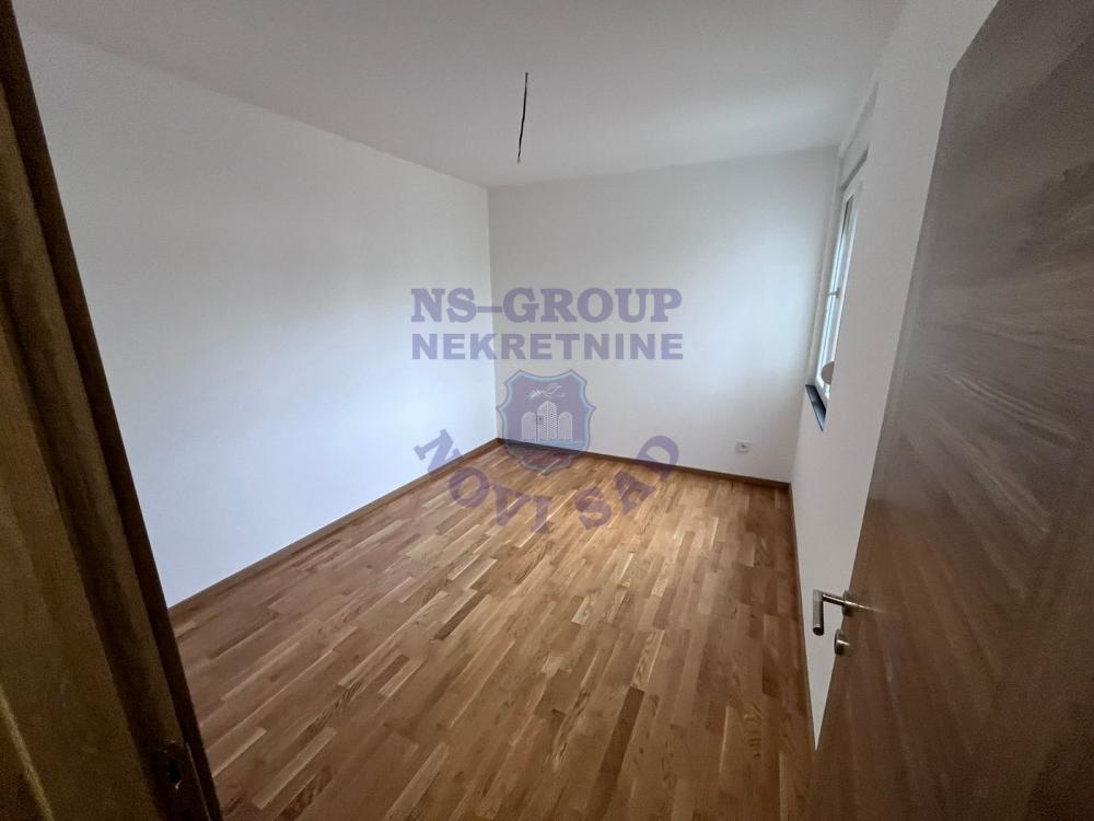 Slika 4 - Trosoban, 70m2, Petrovaradin Novi Sad, sa terasom