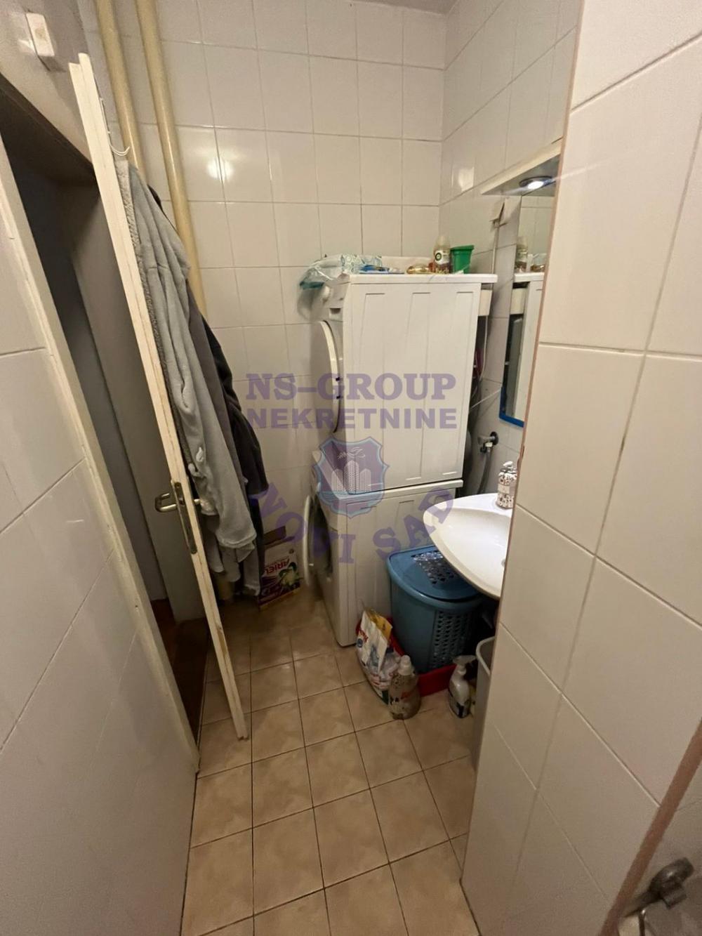 Slika 7 - Jednoiposoban, 44m2, Nova Detelinara Novi Sad, sa terasom, ima lift