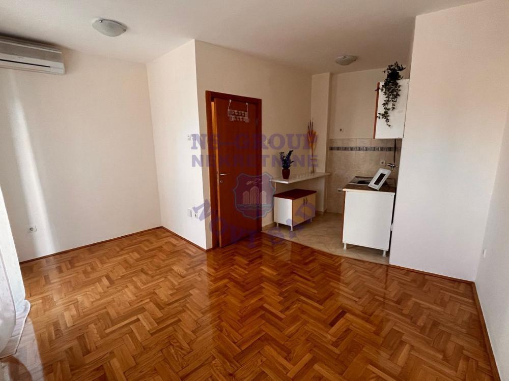 Glavna slika -Predstavljamo vam odličnu garsonjeru površine 26m2 u Cara Dušana.