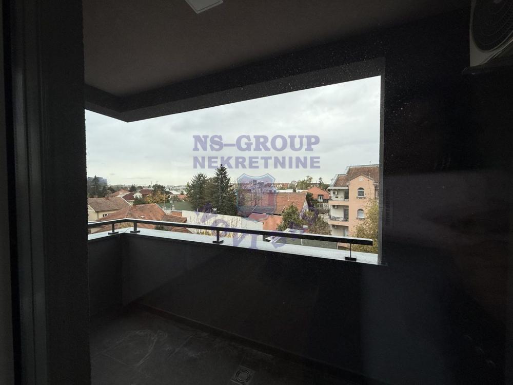 Slika 8 - Trosoban, 58m2, Bulevar oslobođenja Novi Sad, sa terasom, ima lift