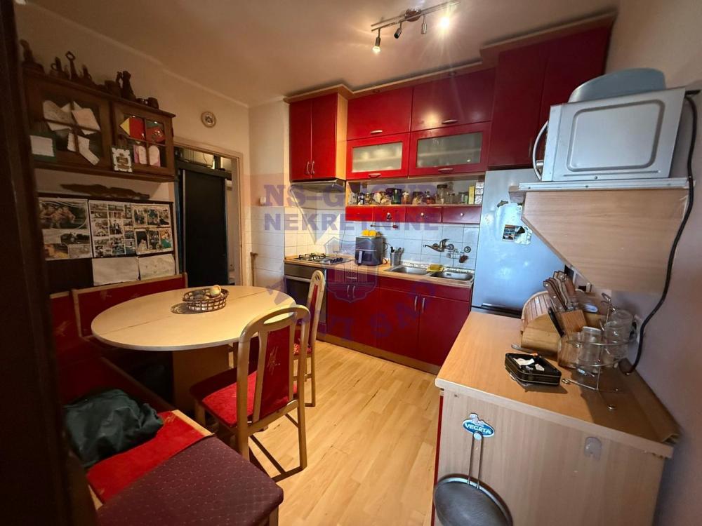 Slika 3 - Komforan dvoiposoban stan na Ž. Stanici!