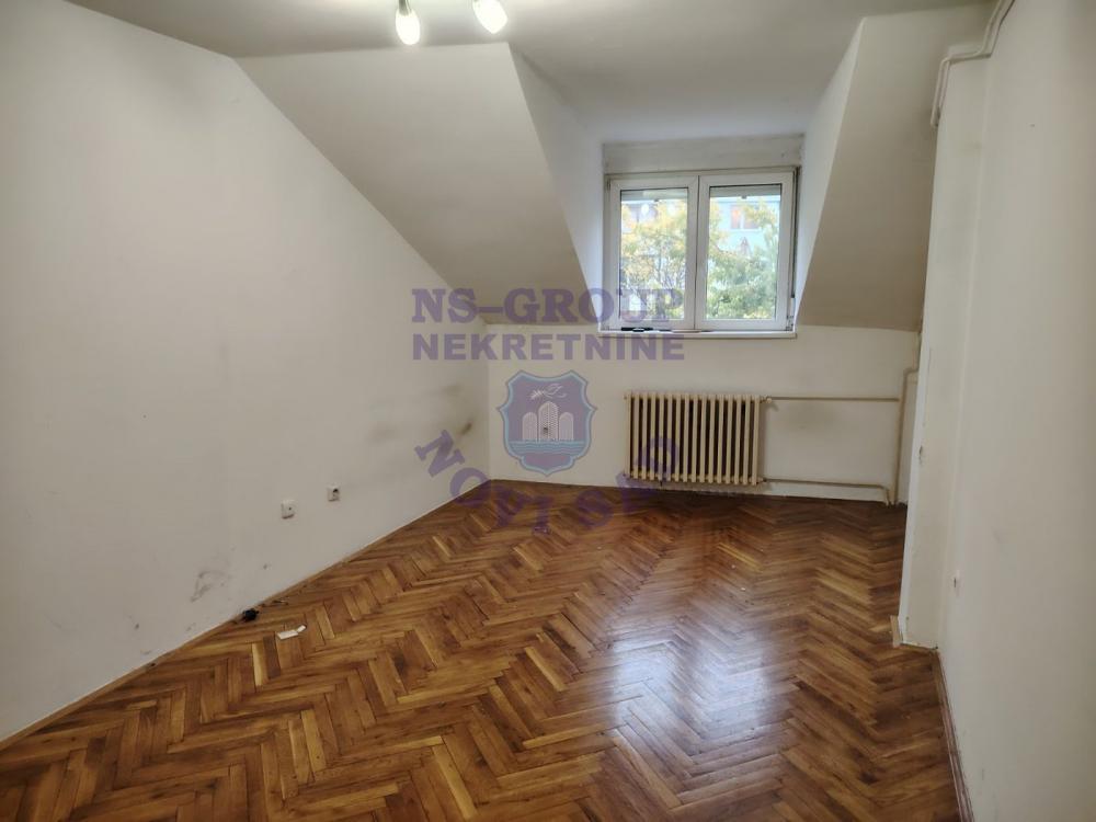 Glavna slika -Garsonjera na odličnoj lokaciji.