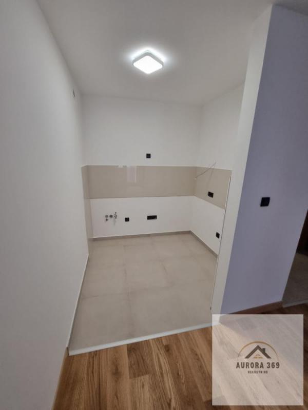 Slika 2 - NOVI SAD, TELEP. NOVA KOMFORNA USELJIVA GARSONJERA