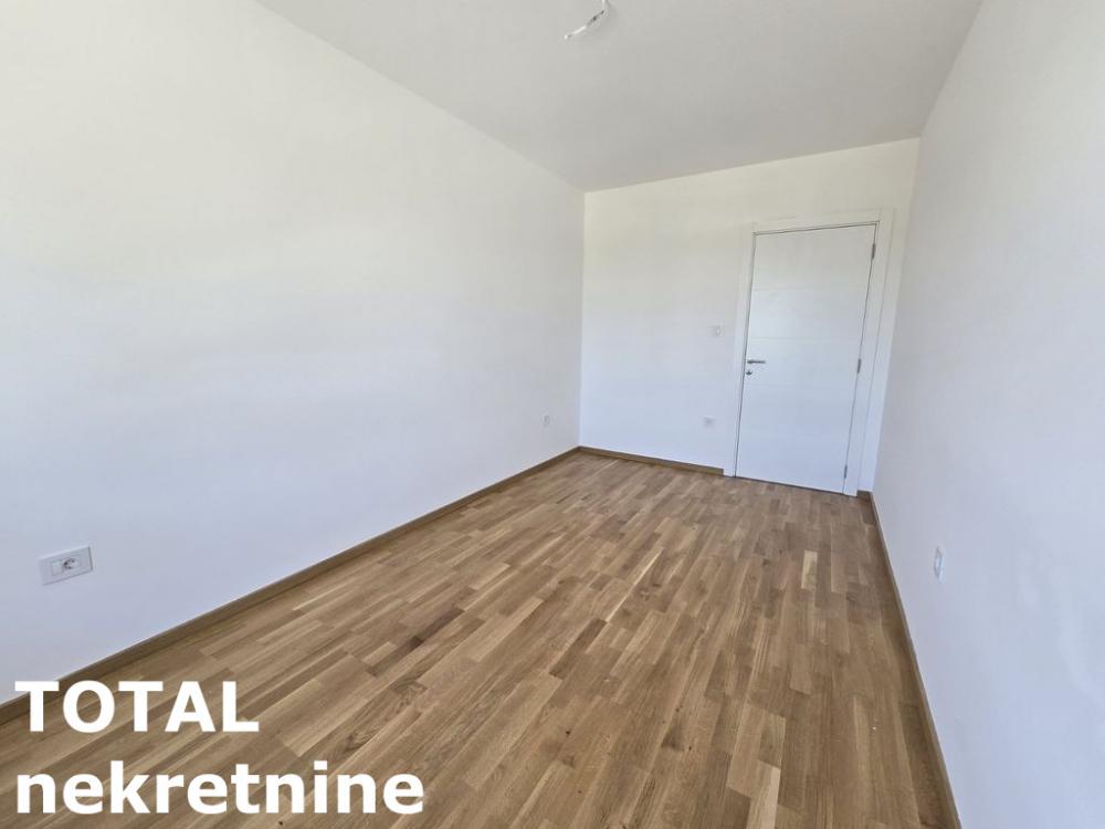 Slika 8 - Stan,NOVI SAD,TELEP,kv: 87.00, € 196185, ID: 1101710