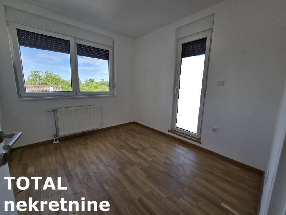 Slika 4 - Stan,NOVI SAD,TELEP,kv: 87.00, € 196185, ID: 1101710