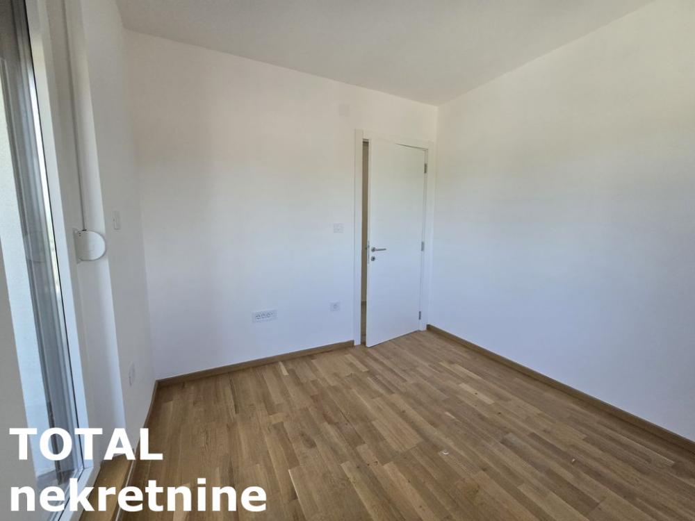 Slika 5 - Stan,NOVI SAD,TELEP,kv: 87.00, € 196185, ID: 1101710