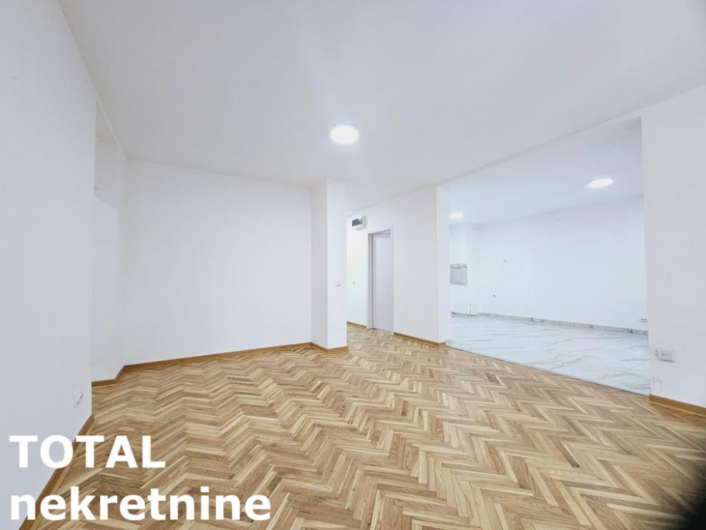 Slika 8 - Stan,NOVI SAD,CENTAR,kv: 98.00, € 330000, ID: 1098372