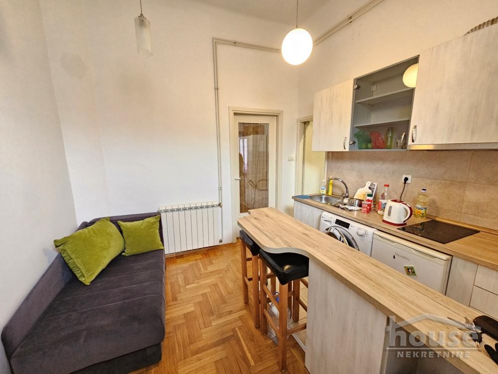 Slika 10 - Stan,NOVI SAD,CENTAR,kv: 55.00, € 120000, ID: 1061779