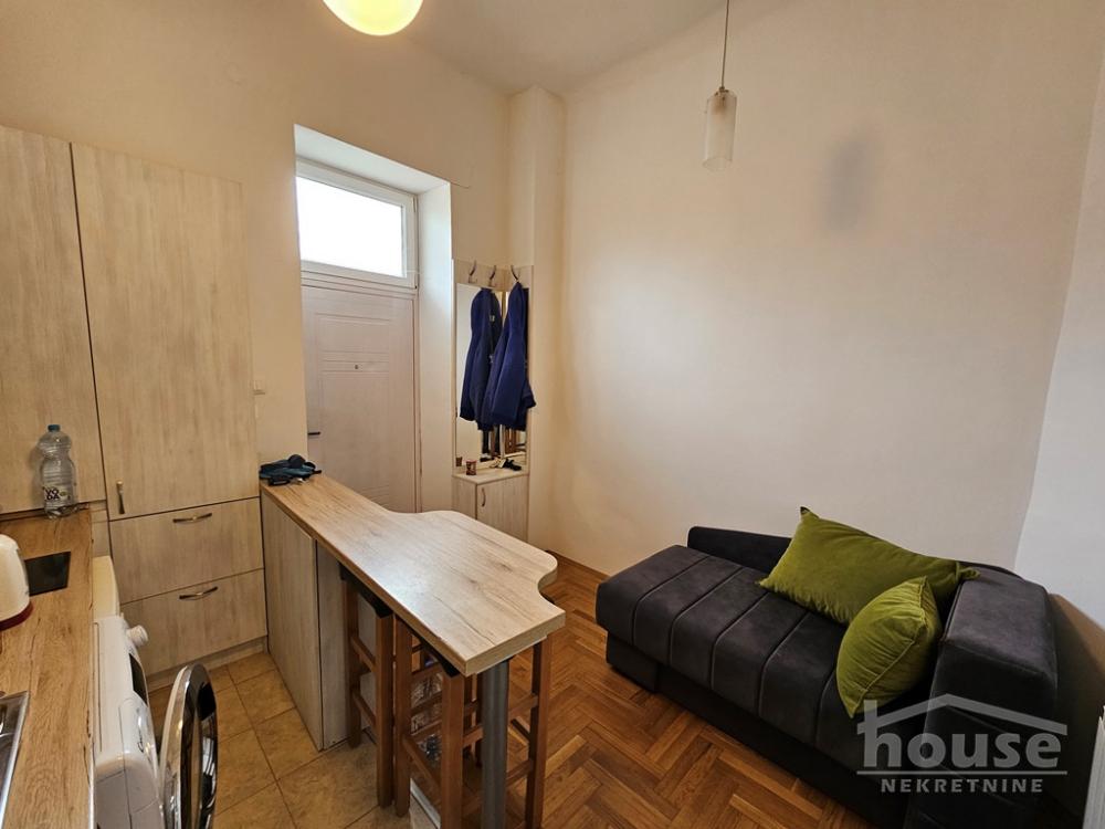 Slika 11 - Stan,NOVI SAD,CENTAR,kv: 55.00, € 120000, ID: 1061779