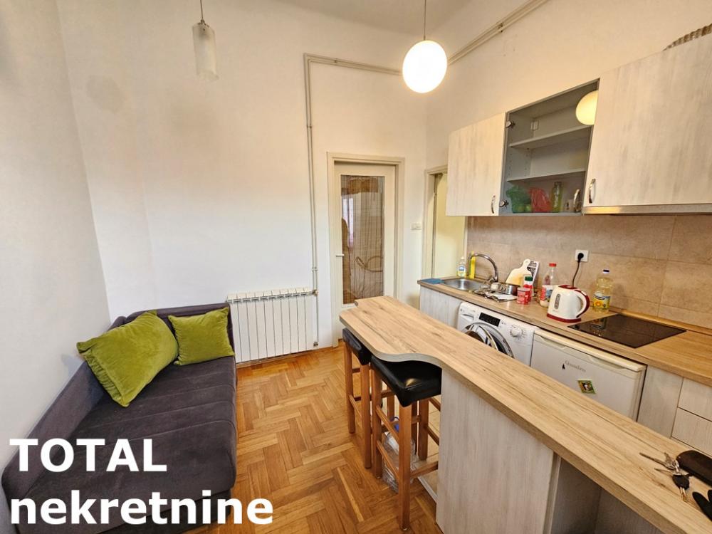 Slika 10 - Stan,NOVI SAD,CENTAR,kv: 55.00, € 120000, ID: 1098619