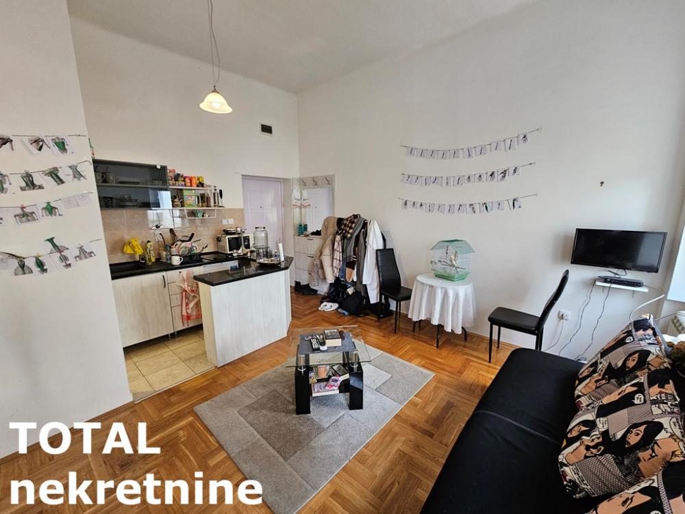 Slika 2 - Stan,NOVI SAD,CENTAR,kv: 55.00, € 120000, ID: 1098619