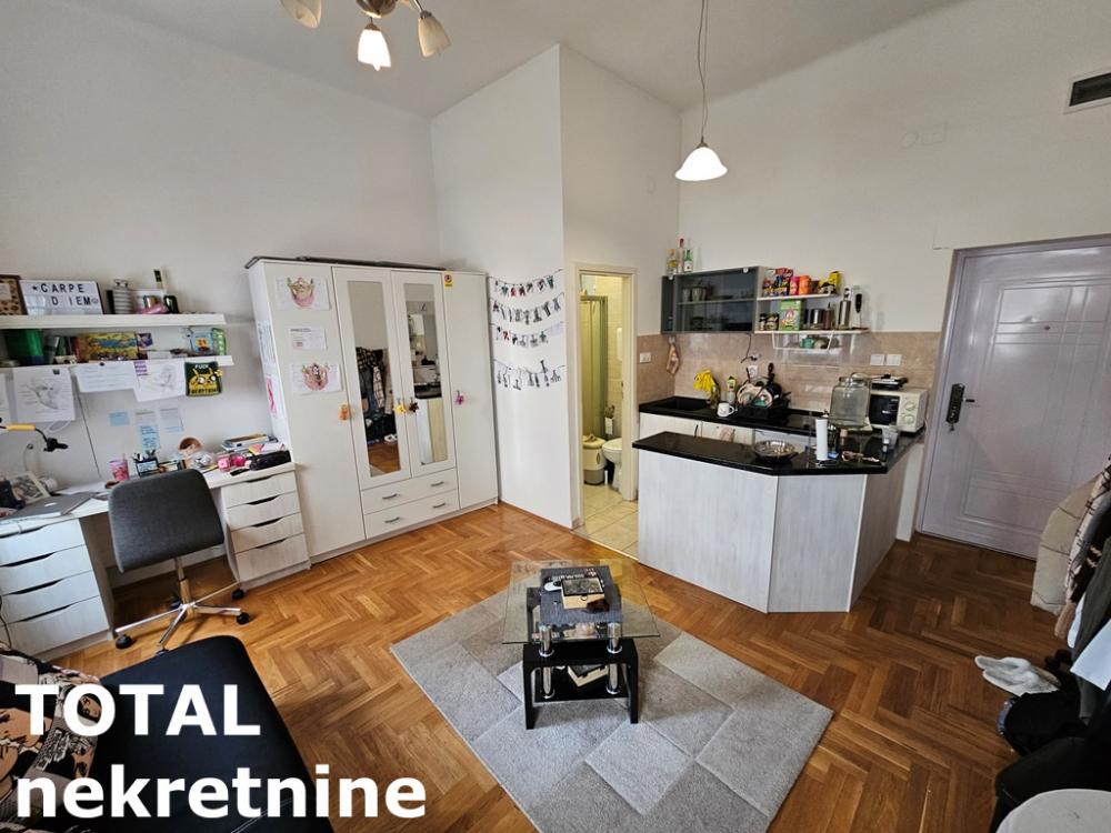 Slika 5 - Stan,NOVI SAD,CENTAR,kv: 55.00, € 120000, ID: 1098619