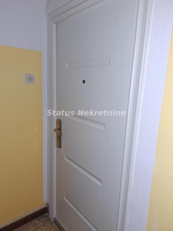 Slika 9 - Extra lux-sređena Garsonjera Bulevar Oslobošenja