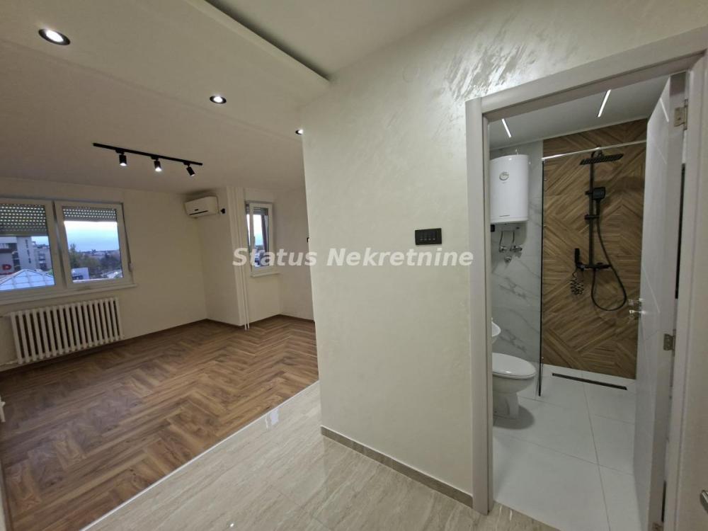 Slika 7 - Extra lux-sređena Garsonjera Bulevar Oslobošenja