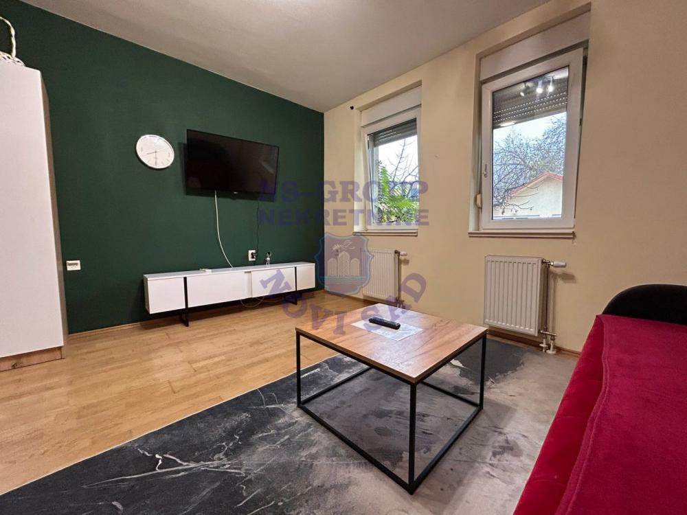 Glavna slika -Na prodaju garsonjera od 27 m2 na jednoj od najtraženijih lokacija u gradu - Bulevar Evrope!