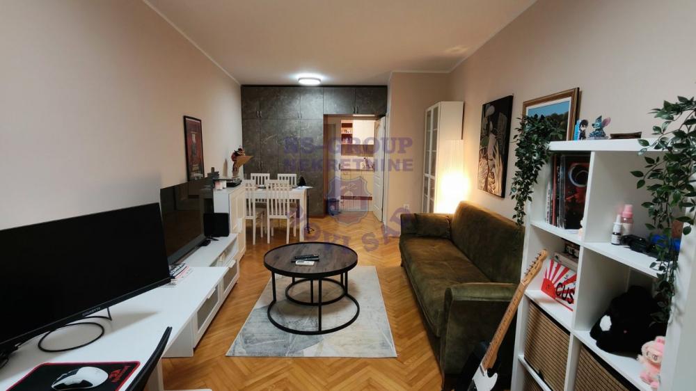 Slika 1 - Prodaje se dvosoban stan odličnog rasporeda na Grbavici!