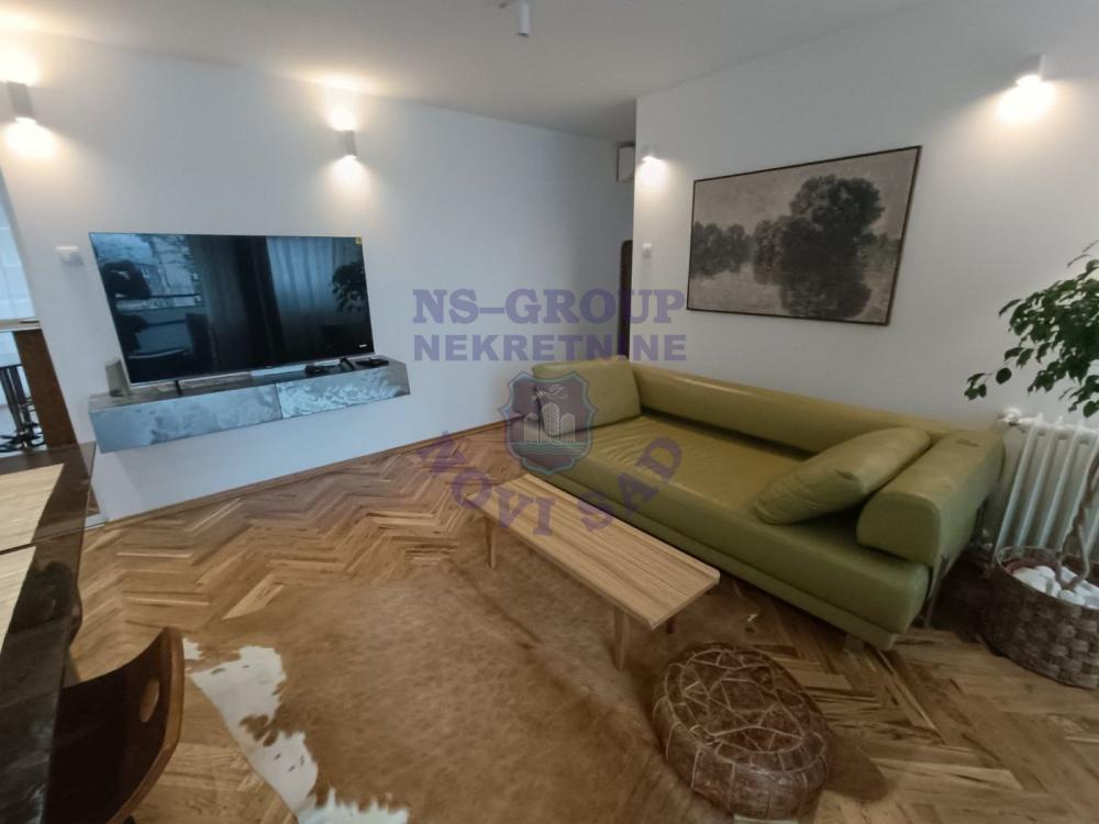 Glavna slika -Retko u ponudi! Liman 3, urbani deo grada, sa dovoljno zelene i parking povrsine.