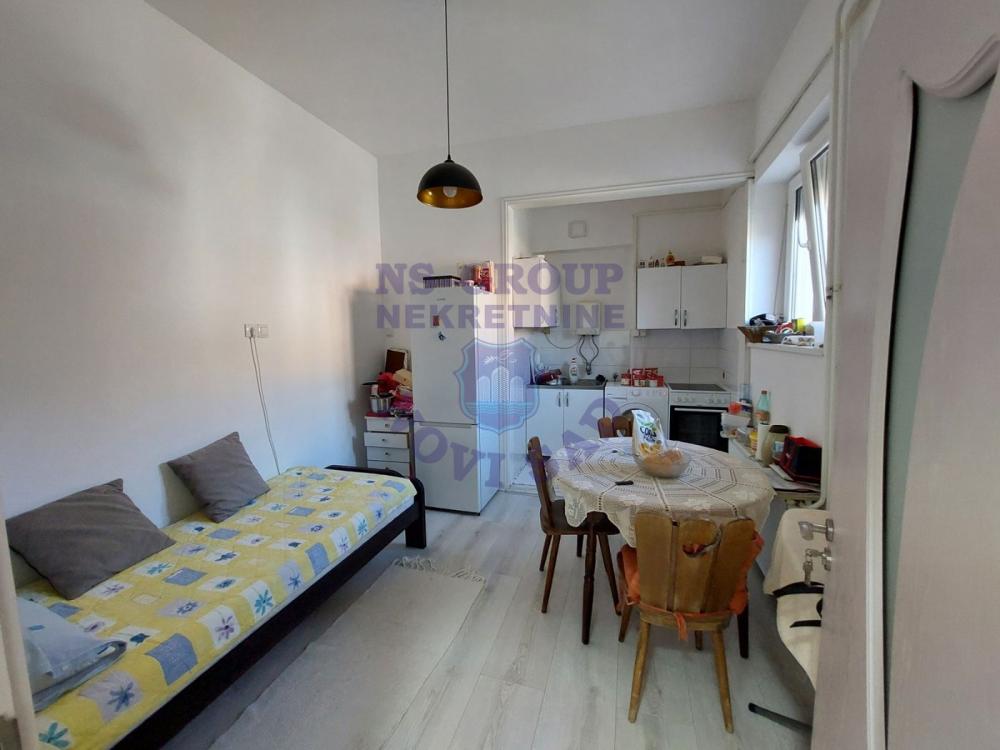 Slika 1 - Trosoban, 62m2, Podbara Novi Sad