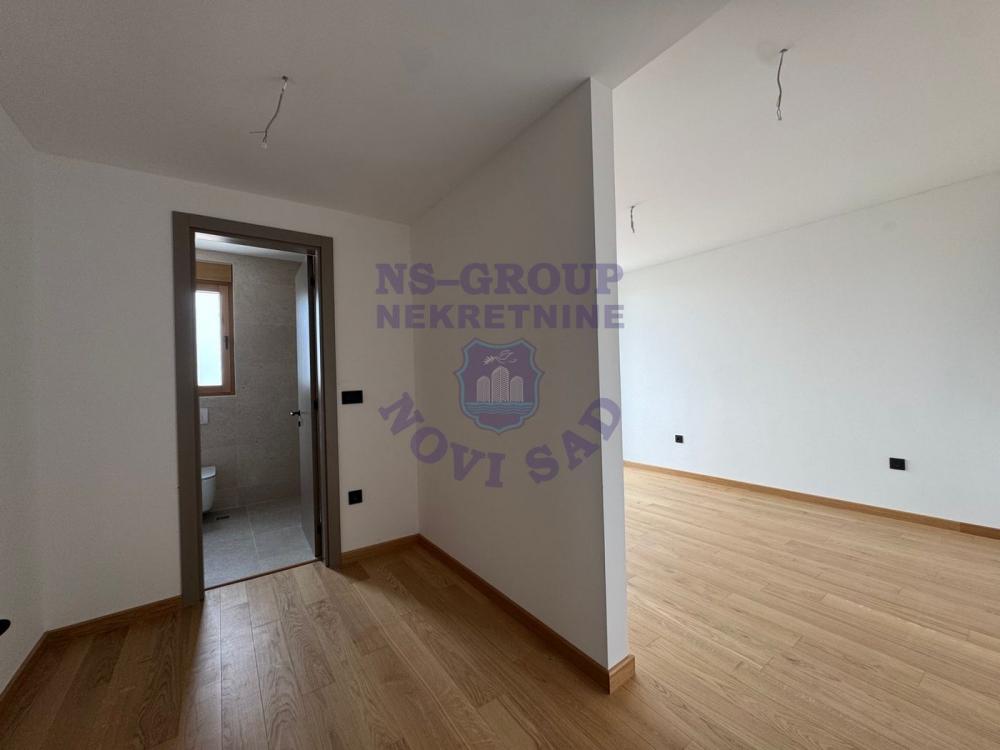 Slika 8 - Troiposoban, 110m2, Bulevar patrijarha Pavla (Somborski bulevar) Novi Sad
