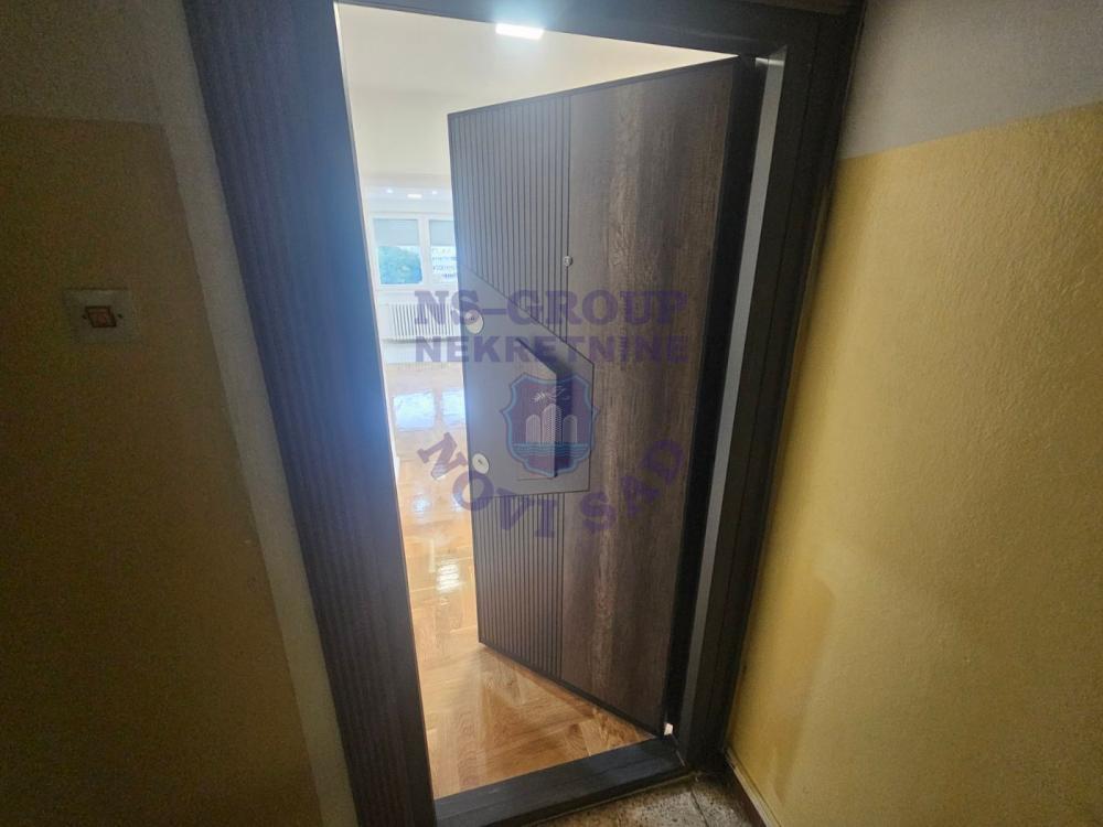 Slika 4 - Trosoban, 60m2, Bulevar oslobođenja Novi Sad