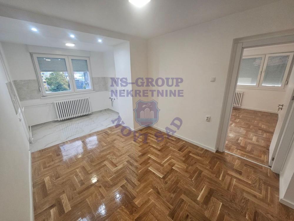 Slika 11 - Trosoban, 60m2, Bulevar oslobođenja Novi Sad