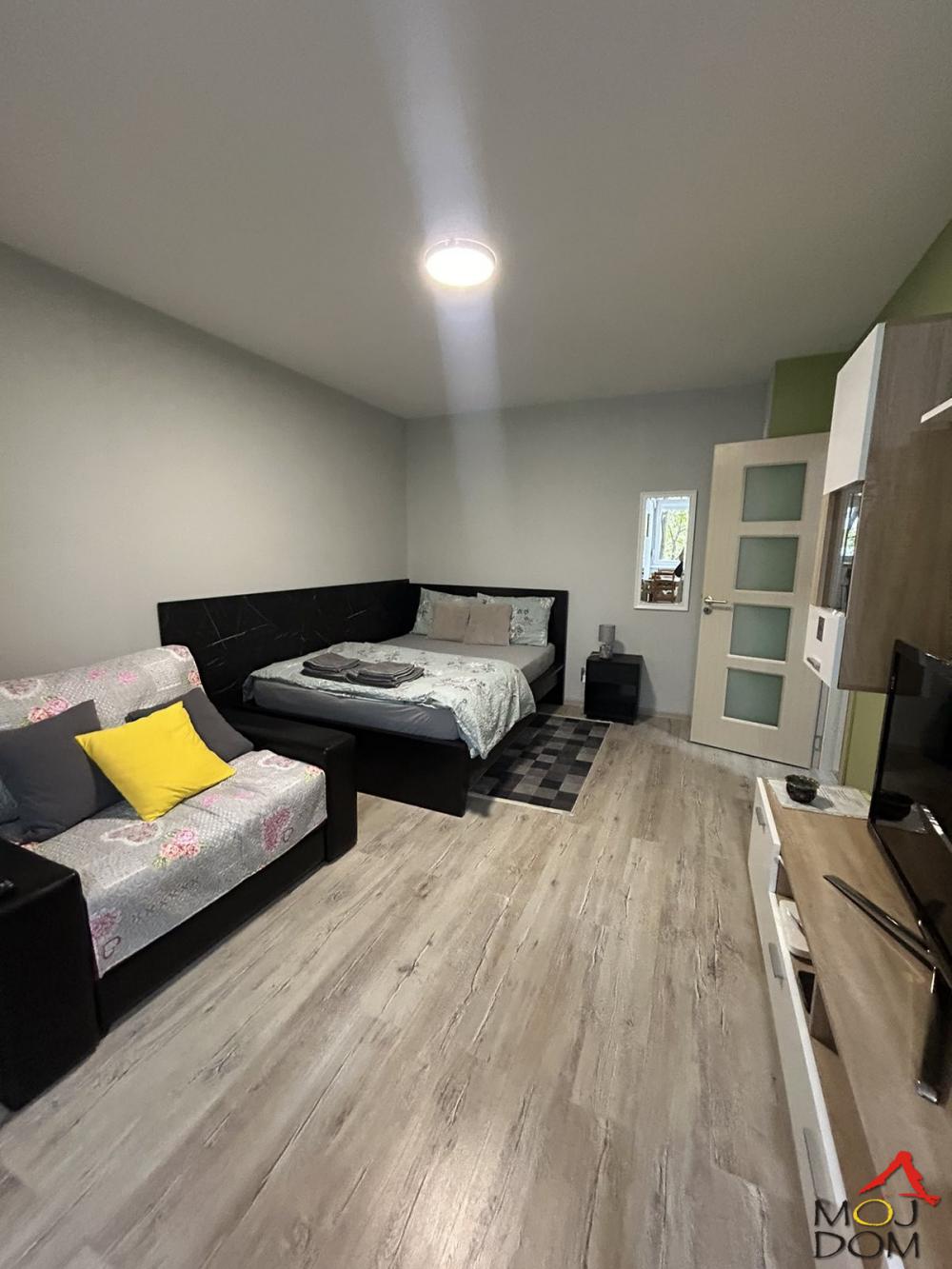 Slika 3 - Stan,NOVI SAD,BULEVAR,kv: 33, € 107000, ID: 1031335