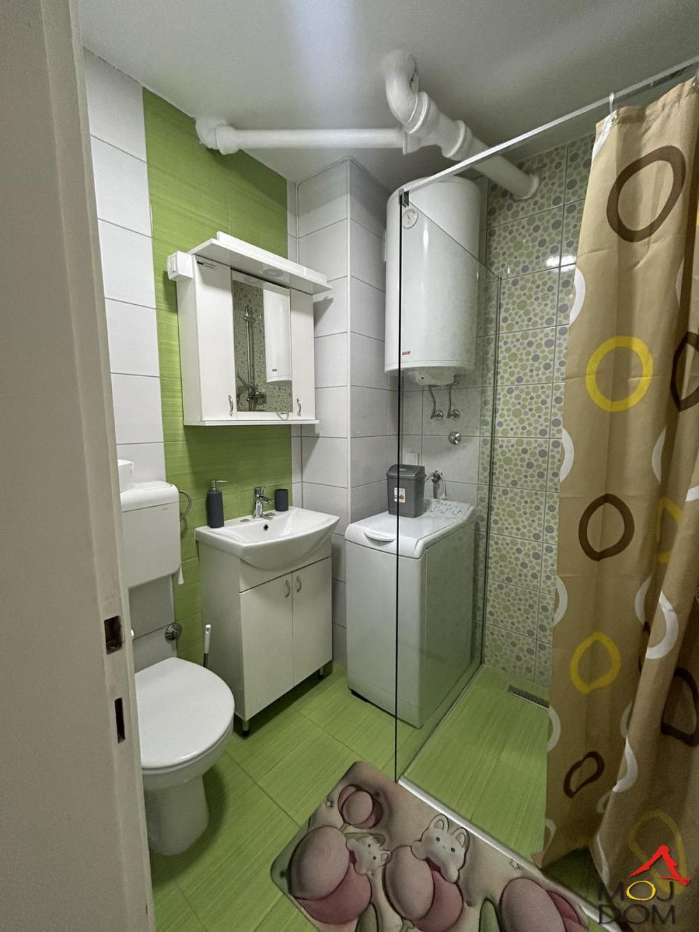 Slika 5 - Stan,NOVI SAD,BULEVAR,kv: 33, € 107000, ID: 1031335