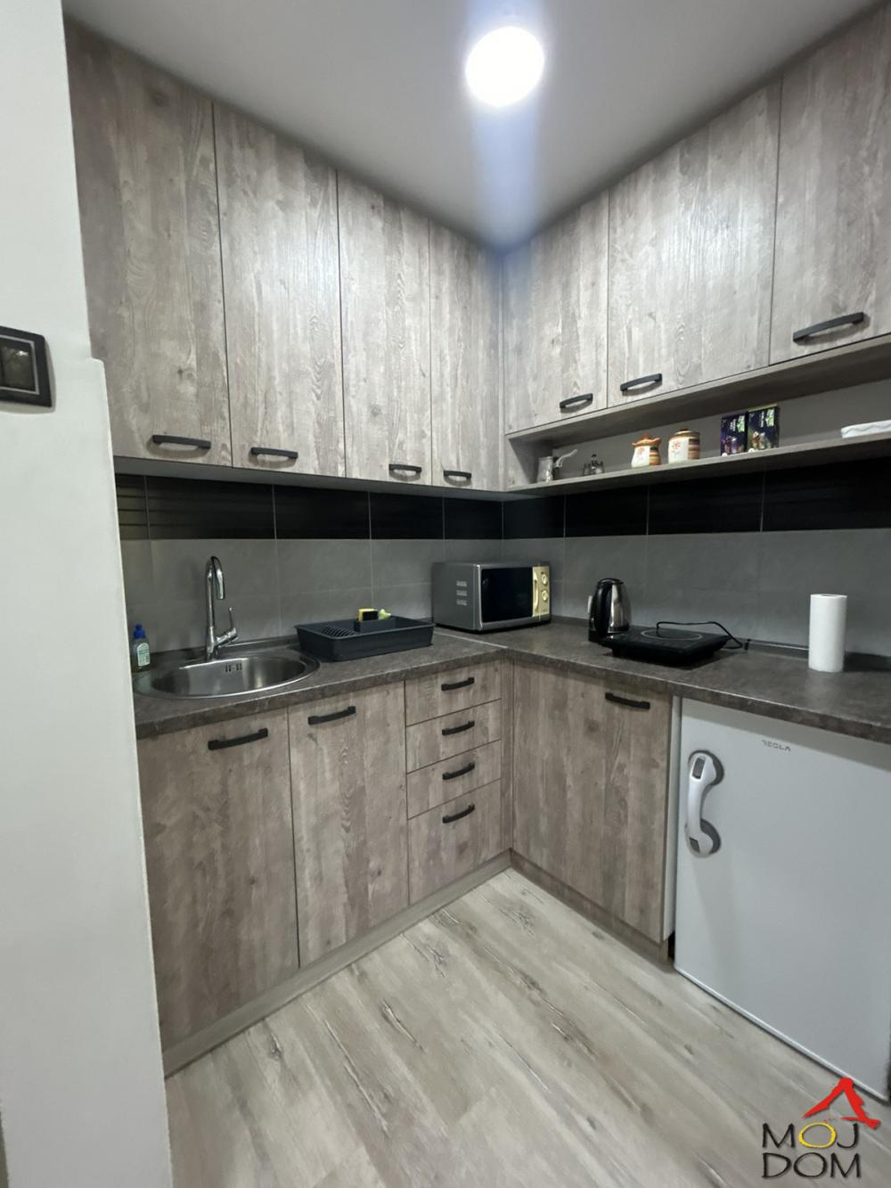 Slika 2 - Stan,NOVI SAD,BULEVAR,kv: 33, € 107000, ID: 1031335