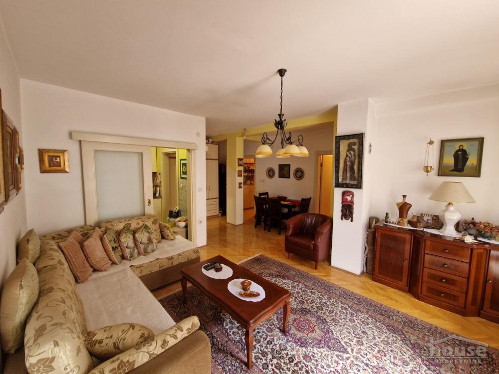 Slika 1 - Stan,NOVI SAD,ADAMOVIĆEVO NASELJE,kv: 64.00, € 180000, ID: 1064875