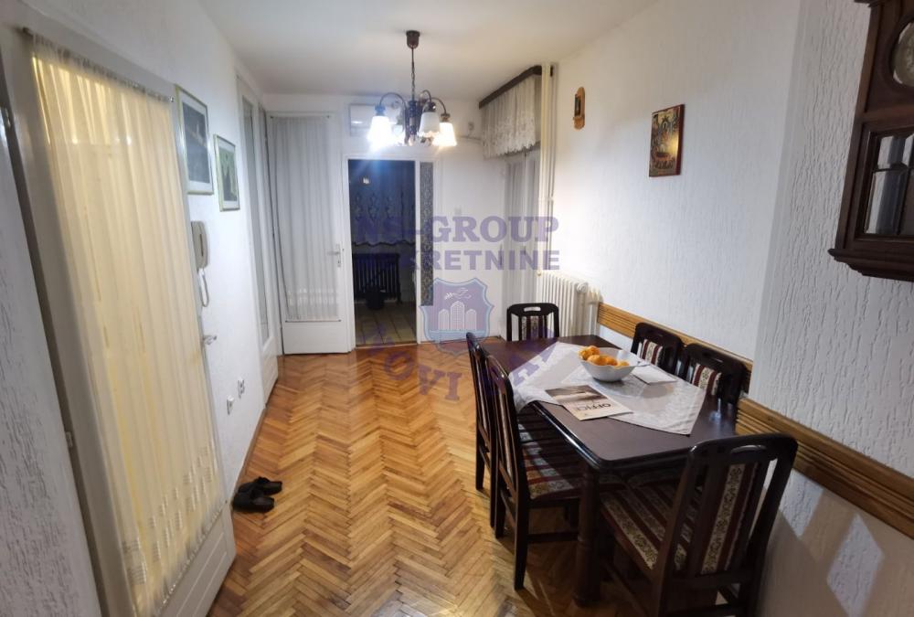 Slika 2 - Konforan trosoban stan u blizini Železničke