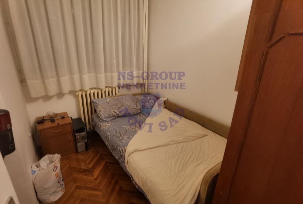 Slika 7 - Konforan trosoban stan u blizini Železničke