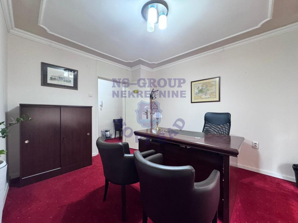 Slika 3 - Odlican trosoban stan na Bulevaru Oslobodjenja