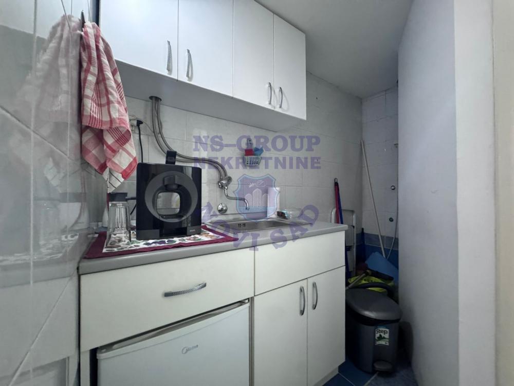 Slika 5 - Odlican trosoban stan na Bulevaru Oslobodjenja