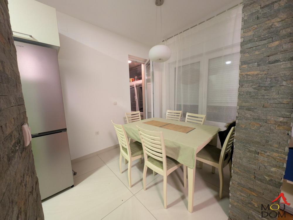 Slika 6 - Stan,NOVI SAD,SAJAM,kv: 119, € 278000, ID: 1029312