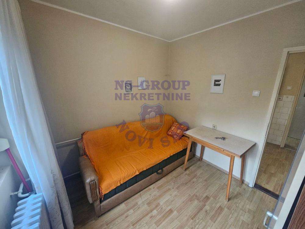 Slika 2 - Jednoiposoban, 40m2, Železnički park Novi Sad