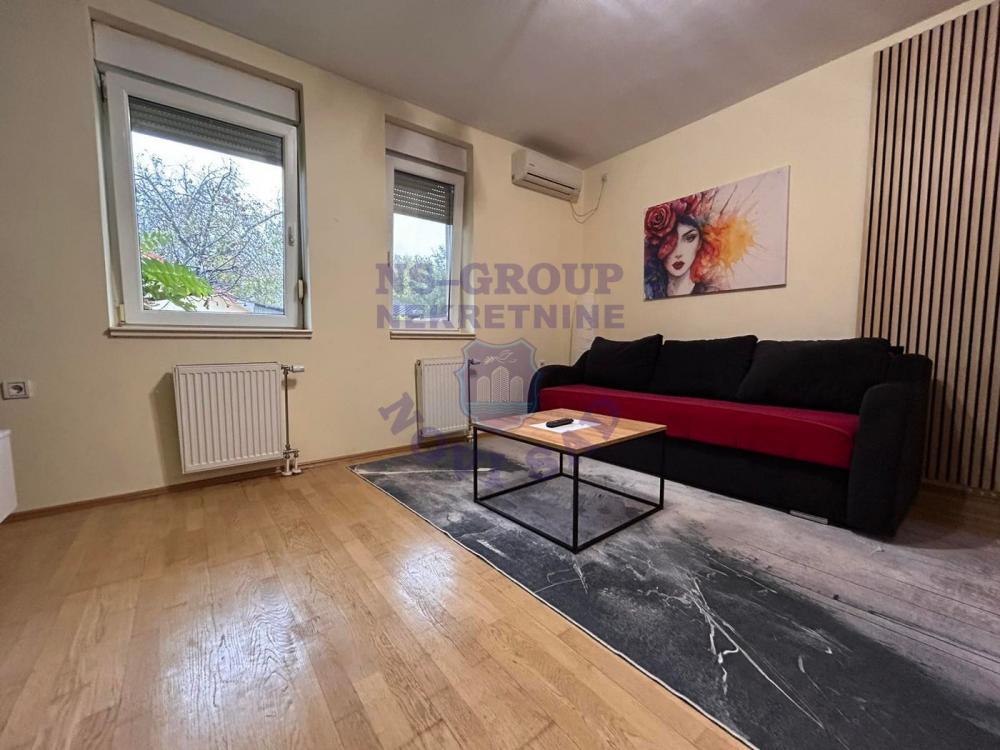 Glavna slika -Fantastična garsonjera na Bulevaru Evrope