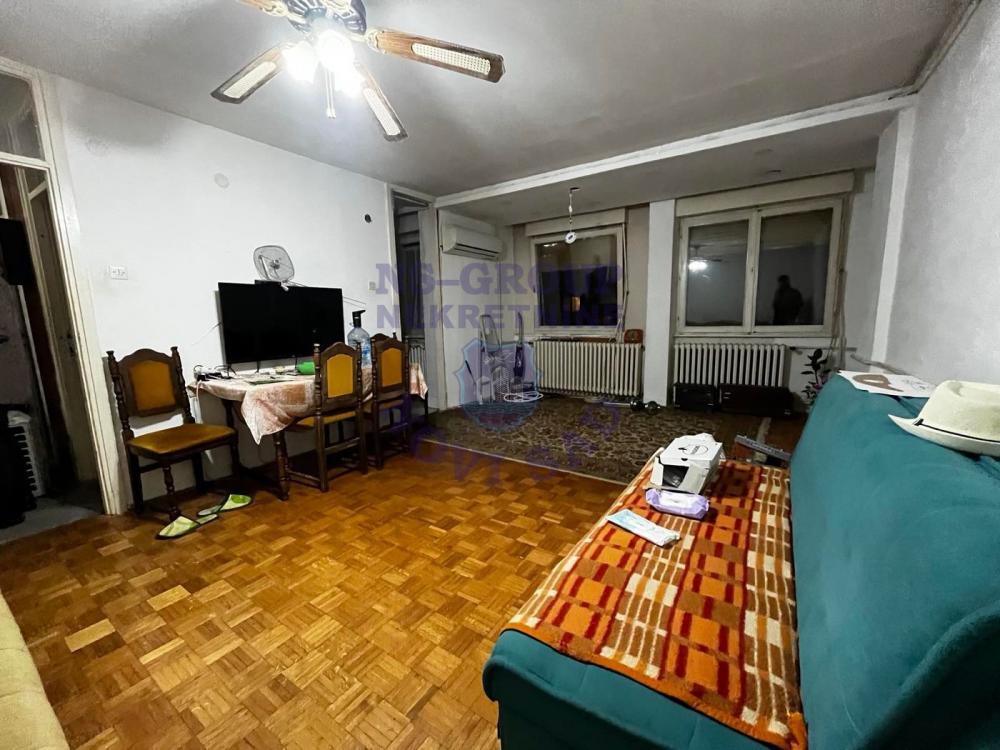 Slika 0 - Trosoban, 67m2, Liman 4 Novi Sad, sa terasom, ima lift