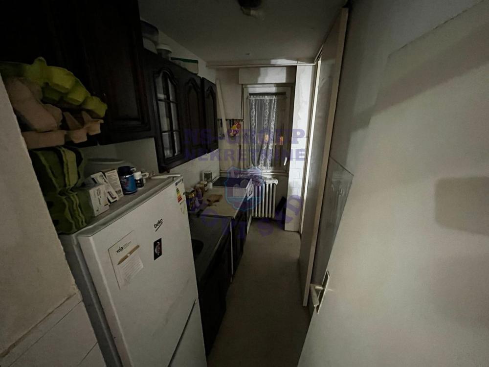 Glavna slika -Trosoban, 67m2, Liman 4 Novi Sad, sa terasom, ima lift