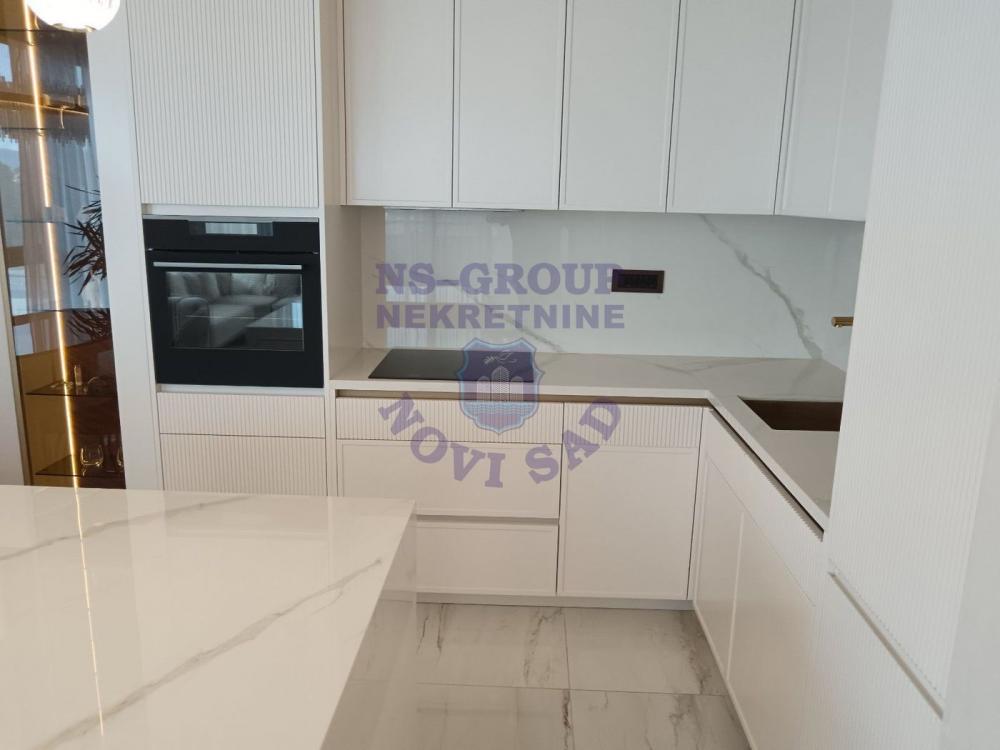 Slika 8 - Trosoban, 82m2, Nova Detelinara Novi Sad, sa terasom, ima lift