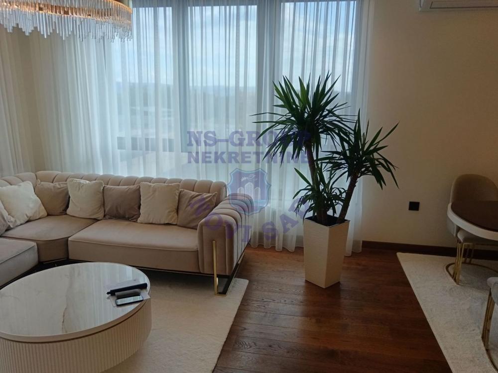 Slika 2 - Trosoban, 82m2, Nova Detelinara Novi Sad, sa terasom, ima lift