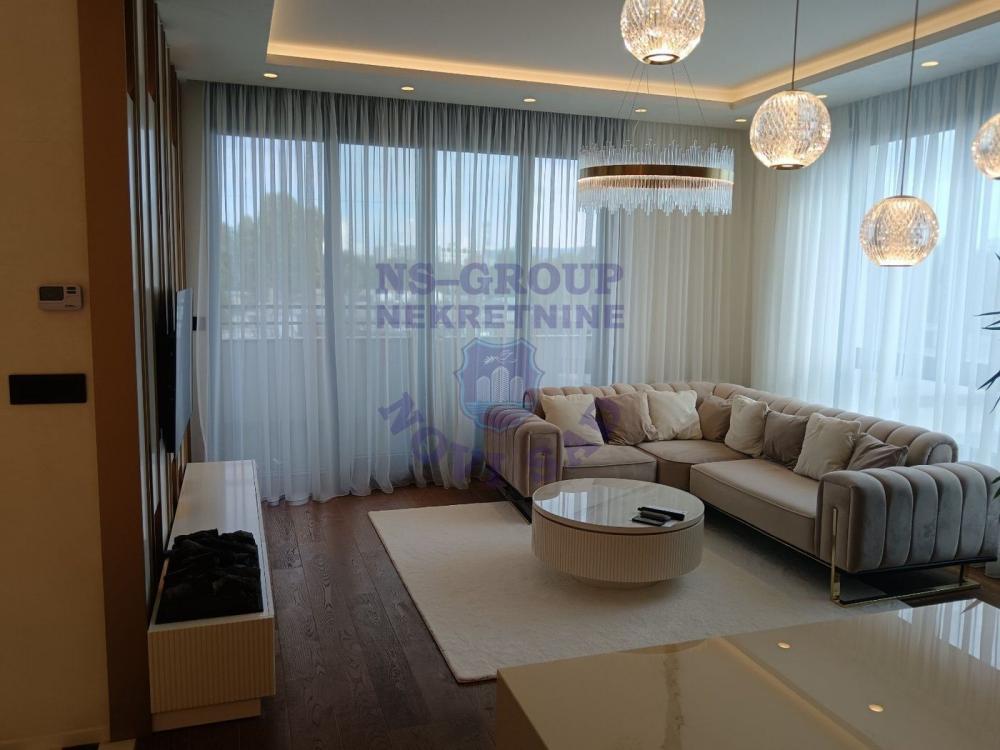 Slika 3 - Trosoban, 82m2, Nova Detelinara Novi Sad, sa terasom, ima lift