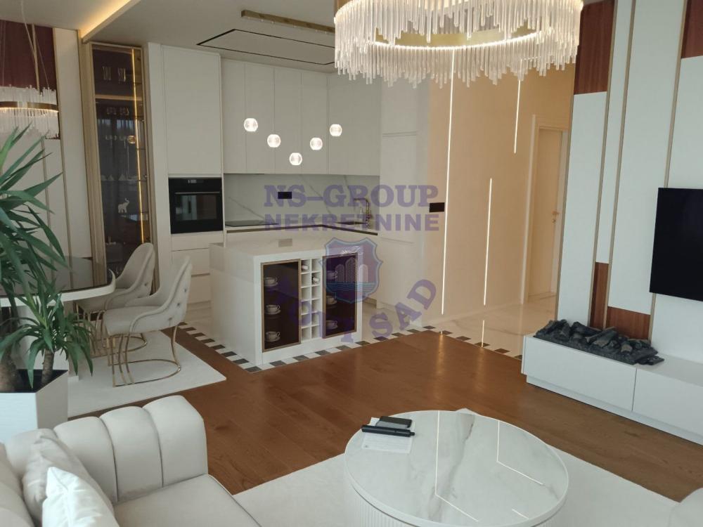 Slika 4 - Trosoban, 82m2, Nova Detelinara Novi Sad, sa terasom, ima lift