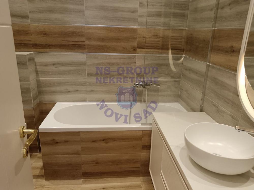 Slika 9 - Trosoban, 82m2, Nova Detelinara Novi Sad, sa terasom, ima lift