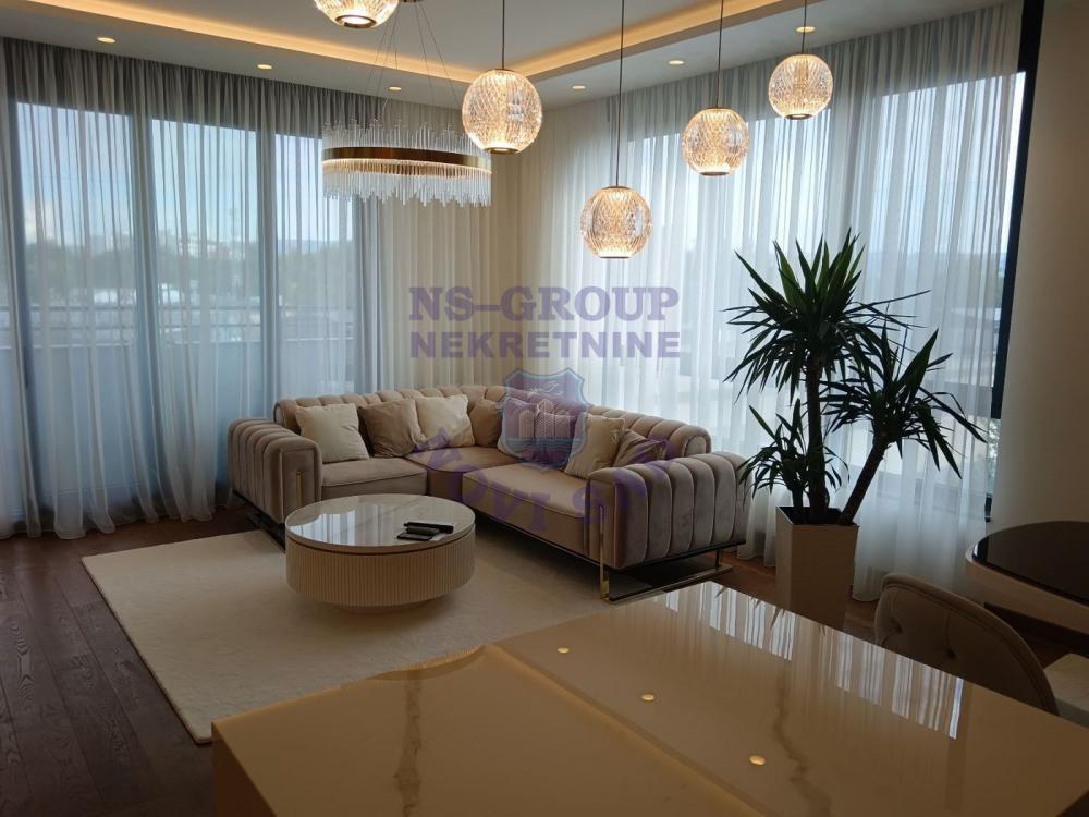 Glavna slika -Trosoban, 82m2, Nova Detelinara Novi Sad, sa terasom, ima lift