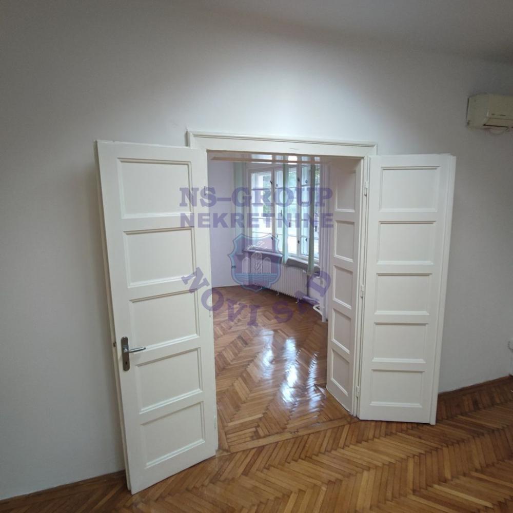 Slika 2 - Trosoban, 107m2, Beogradski kej Novi Sad