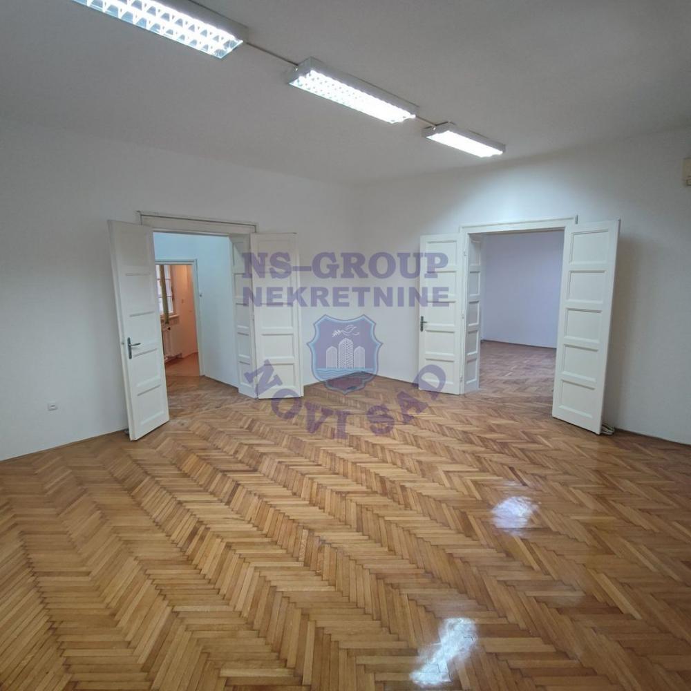 Slika 5 - Trosoban, 107m2, Beogradski kej Novi Sad