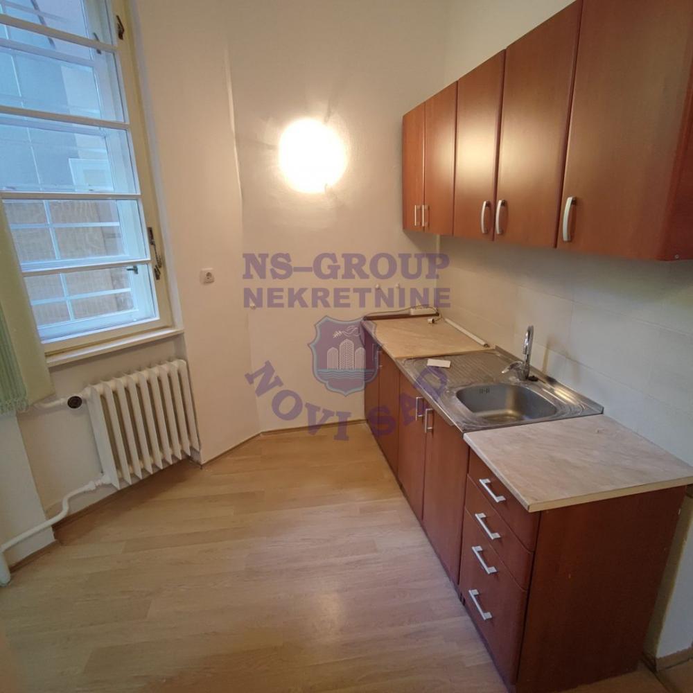 Slika 8 - Trosoban, 107m2, Beogradski kej Novi Sad